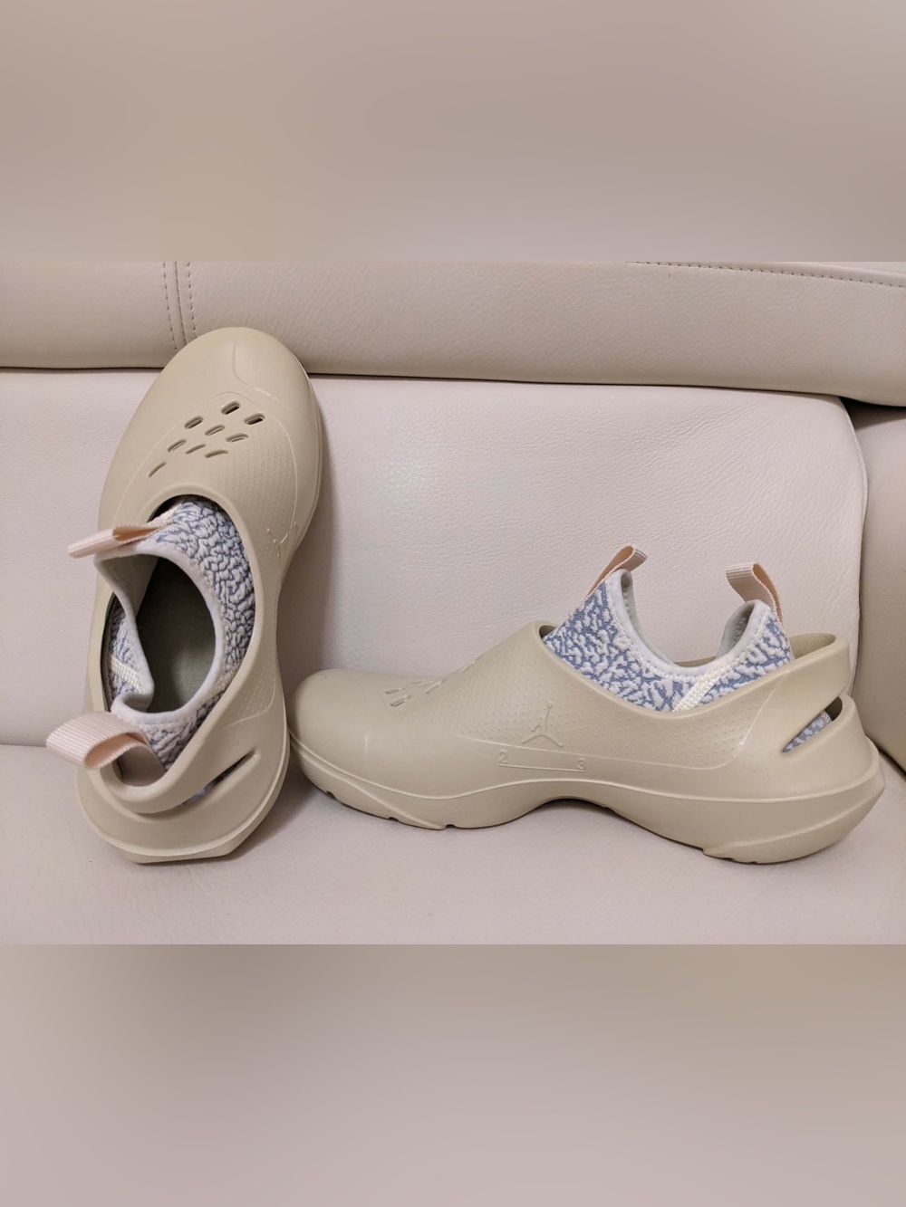 Nike Jordan System 23 Clogs Low Sail Cement Coconut Milk Team Gold Mens 8 NWOB.